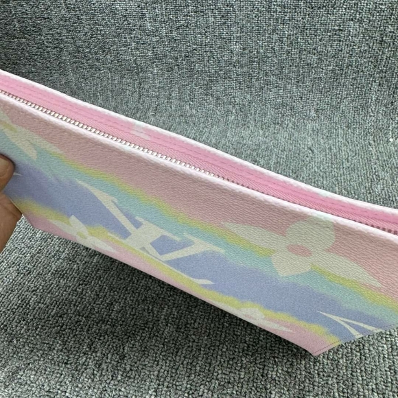 100% Authentic Louis Vuittion Multicolor Monogram Leather Clutch bag - Picture 4 of 15